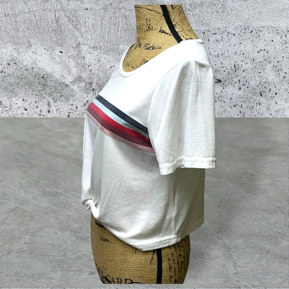 207 - Women's Love and Legend T-Shirt - Picture 3 of 9